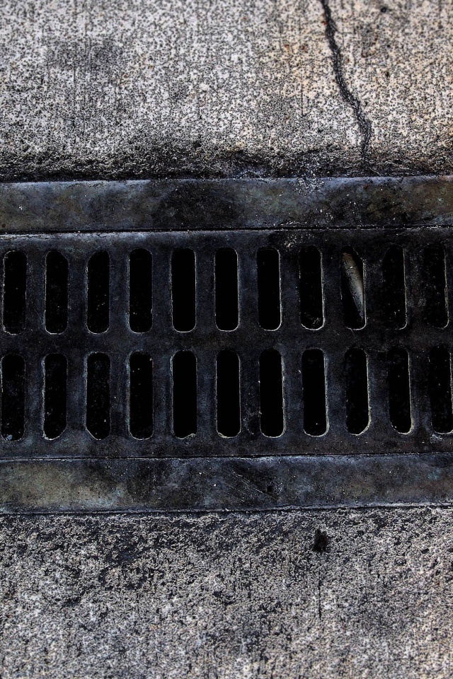 Канализационная решетка обои