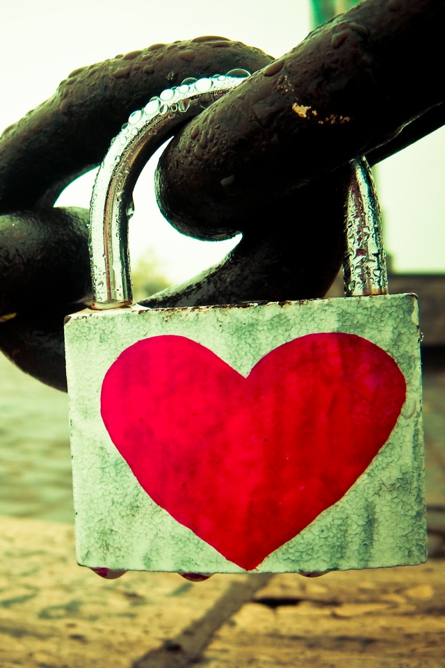 Замочек для влюбленных обои