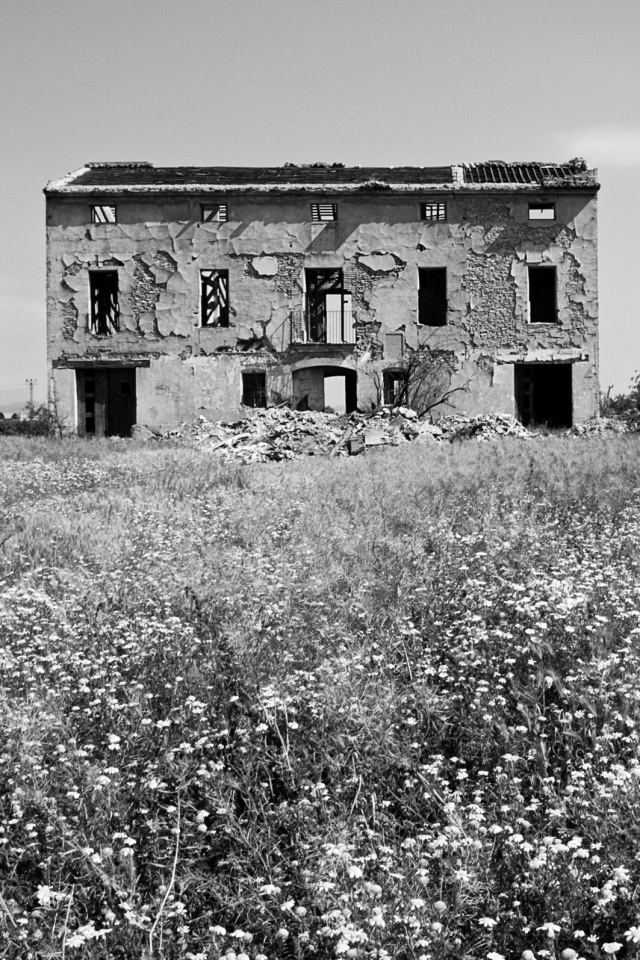 Руины жилого дома обои