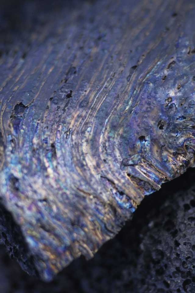 Металл с радужным отливом обои