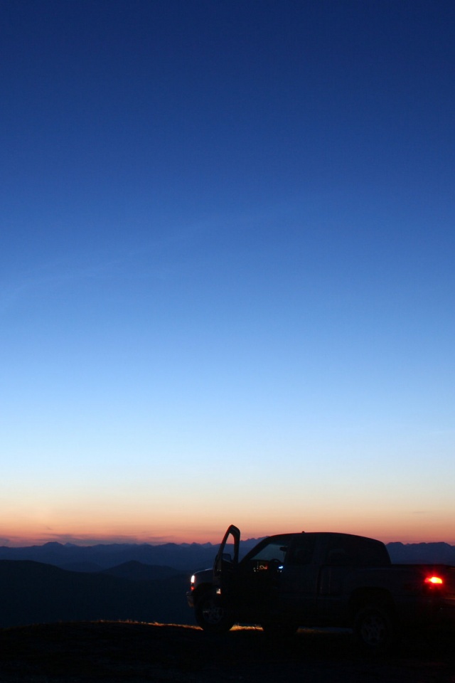 Авто на фоне заката обои