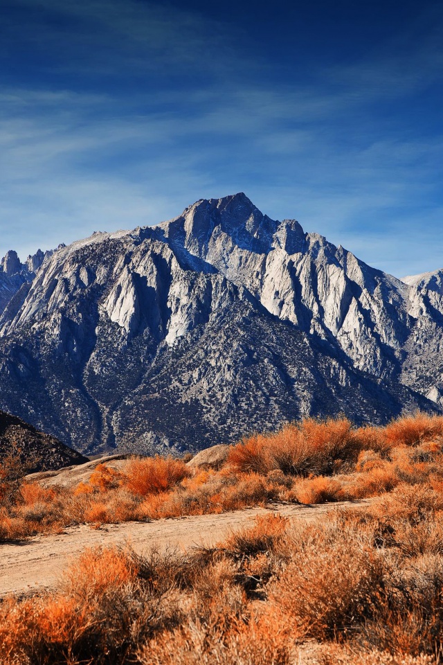 Горы у пустыни обои