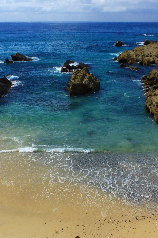 Каменистая бухта обои