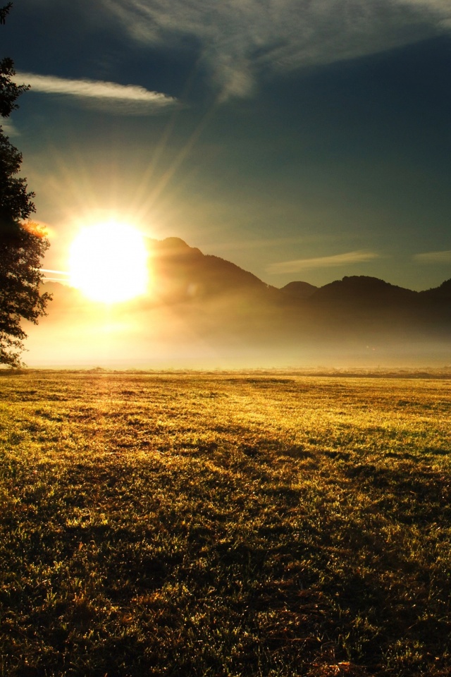 Восход над горами обои