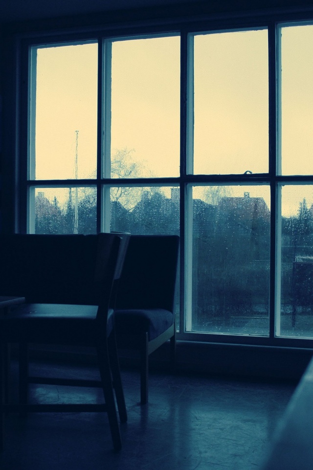 Тёмная комната и дождь за окном обои