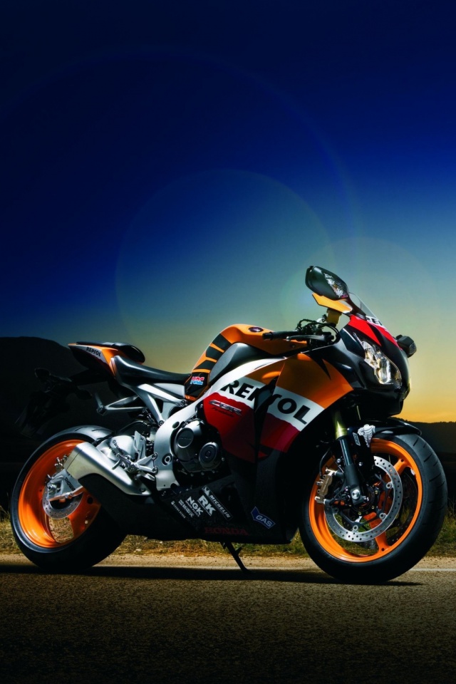 Мотоциклист и мотоцикл обои