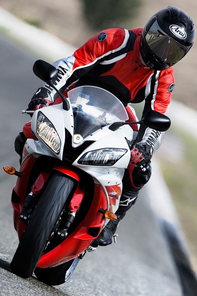 Мотоциклист на спортбайке обои