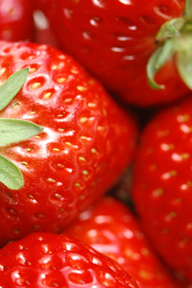 Сочная клубничка обои