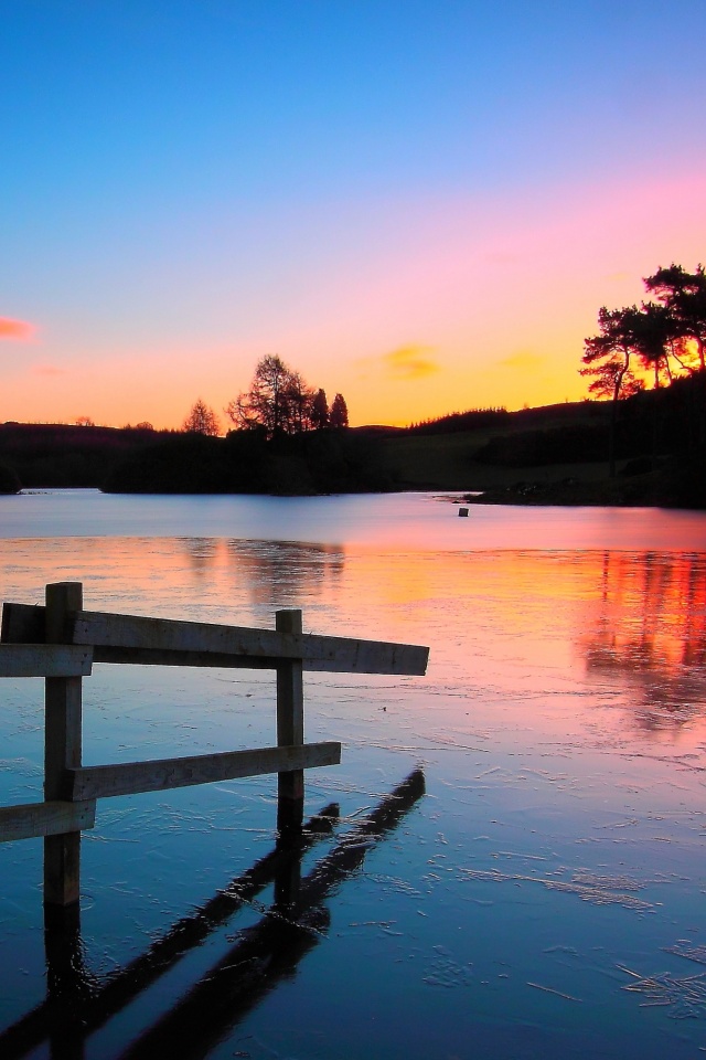 Красивый закат на озере обои