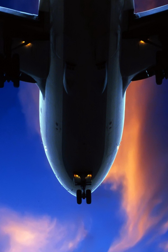 Брюхо самолета обои