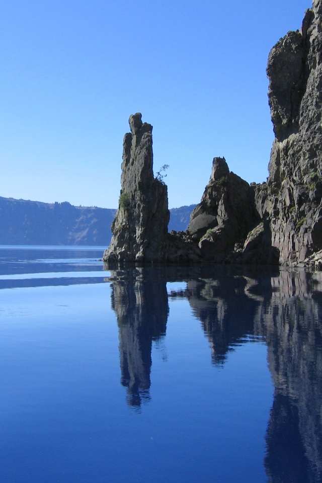 Скалистый берег обои