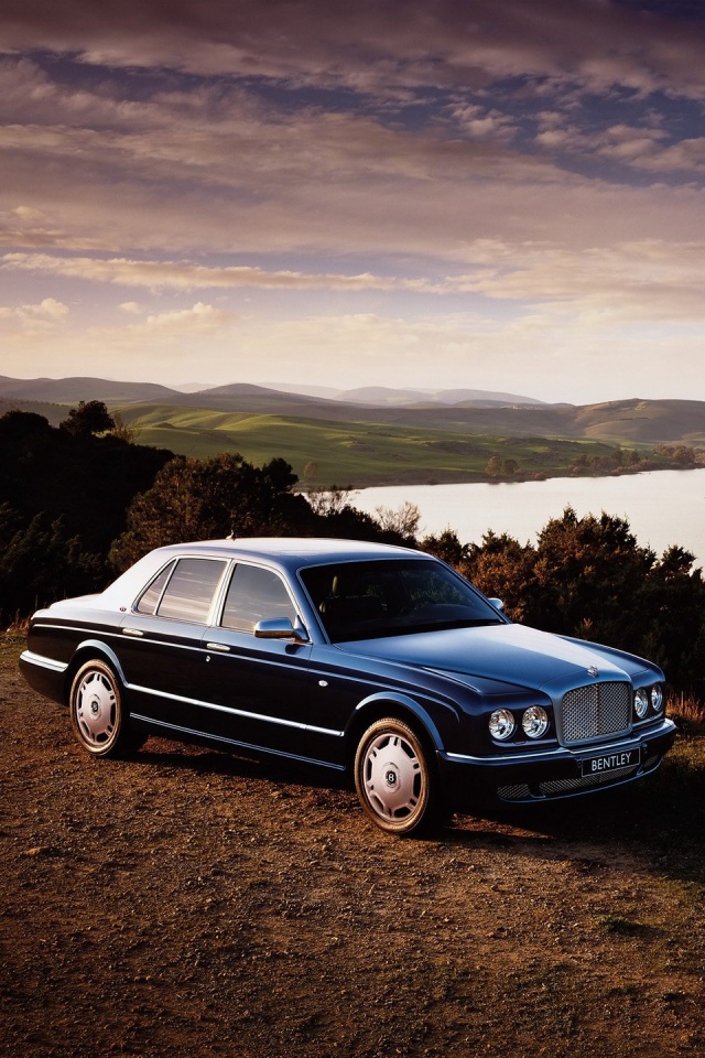 Бентли у озера обои