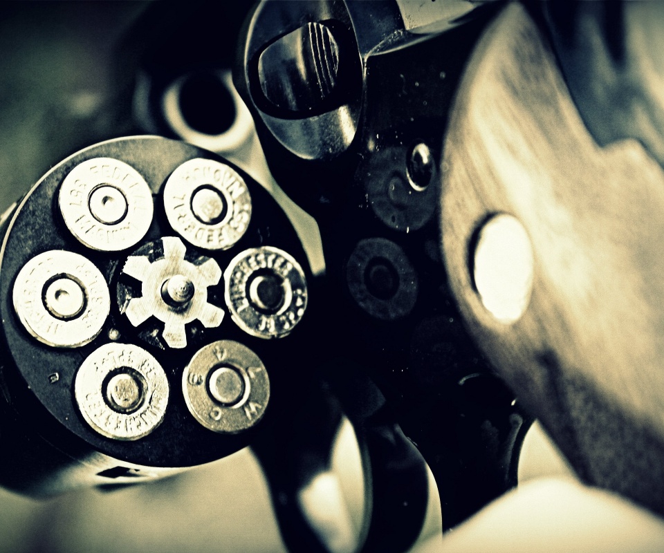 Револьвер обои