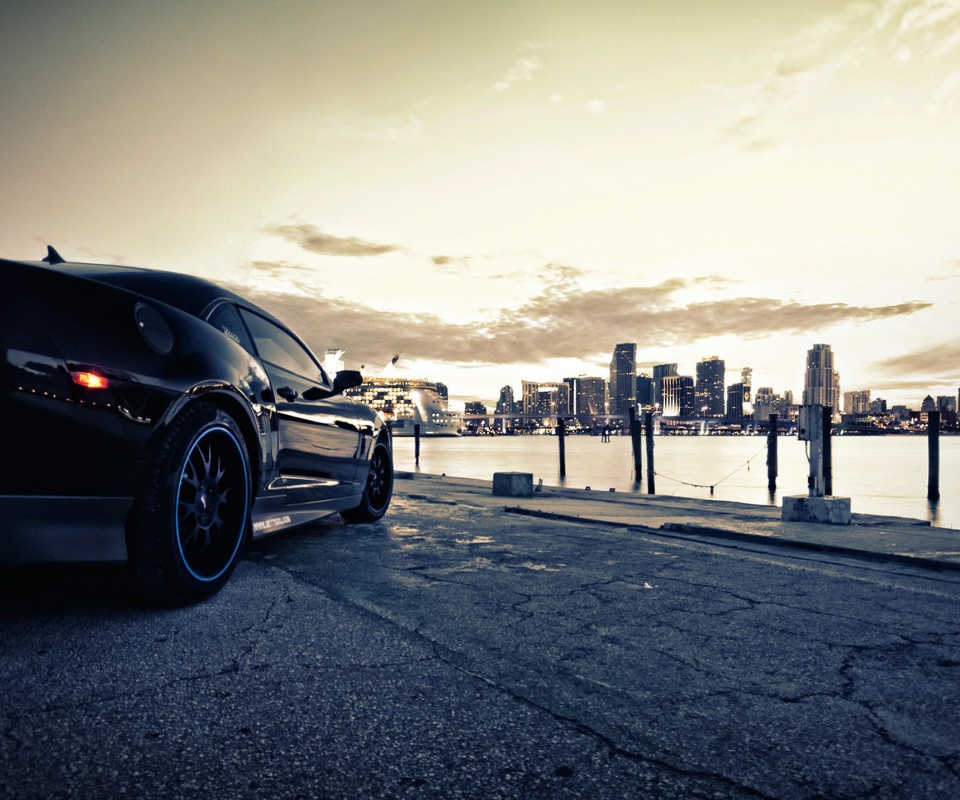 Черный спорткар обои