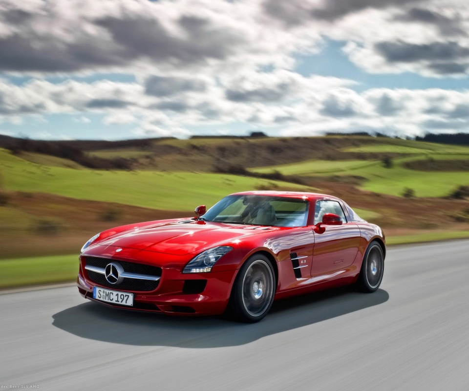 Красный спортивный мерседес обои