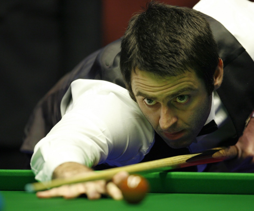 Игрок в бильярд обои