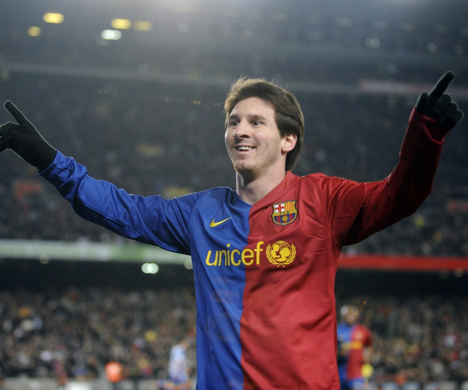 Месси на поле обои