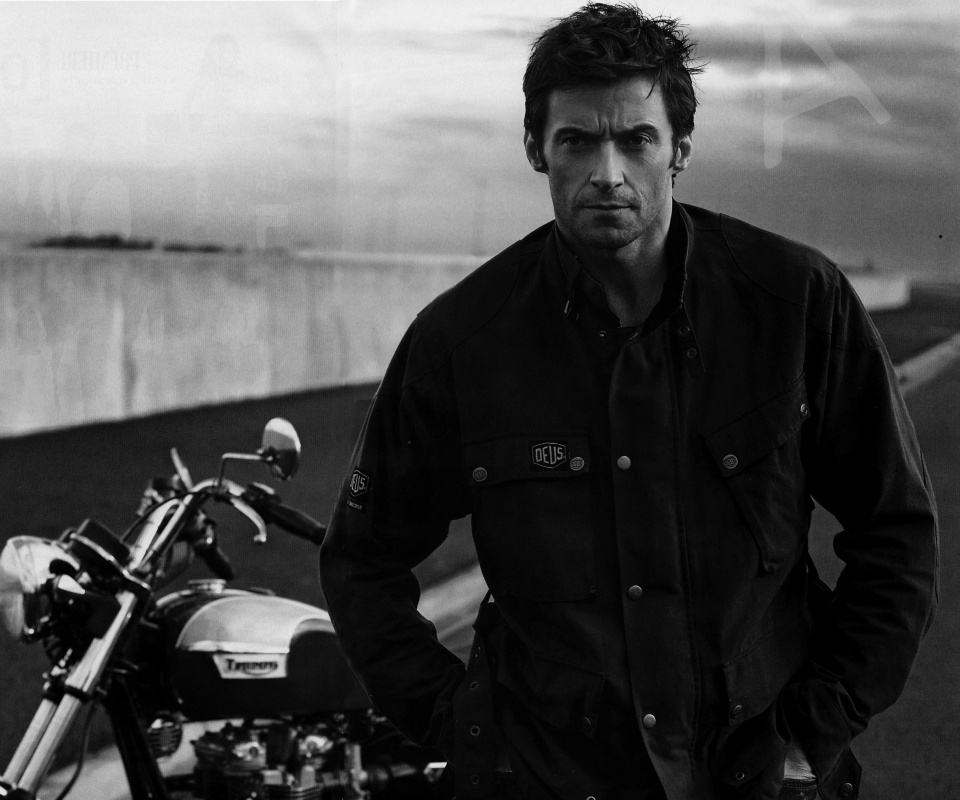 Хью Джекман с мотоциклом обои