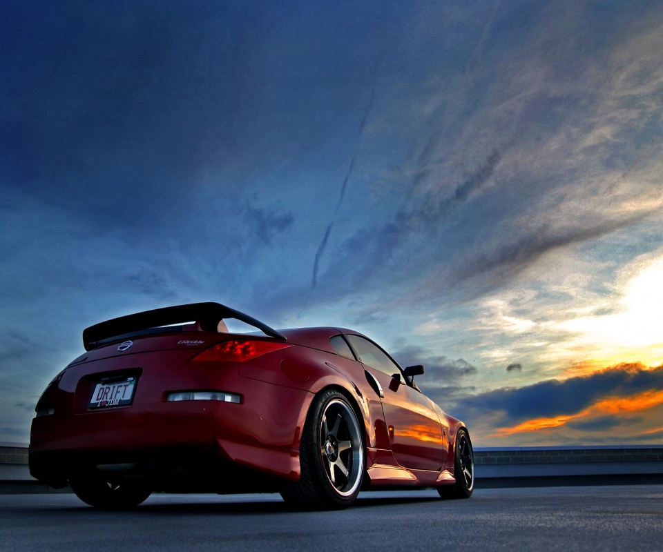 Красный ниссан обои