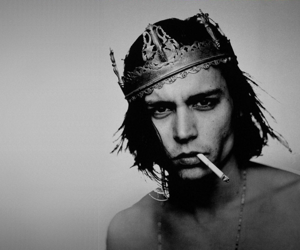 Джонни Депп в короне обои