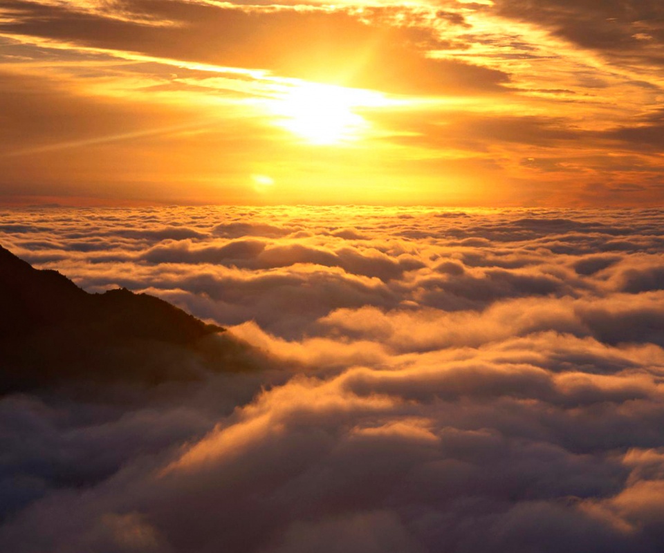 Горы выше облаков обои