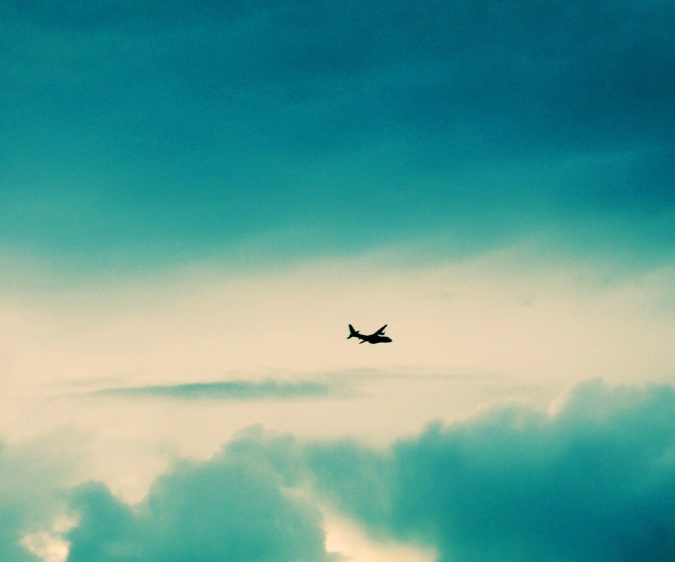 Самолет в небе обои