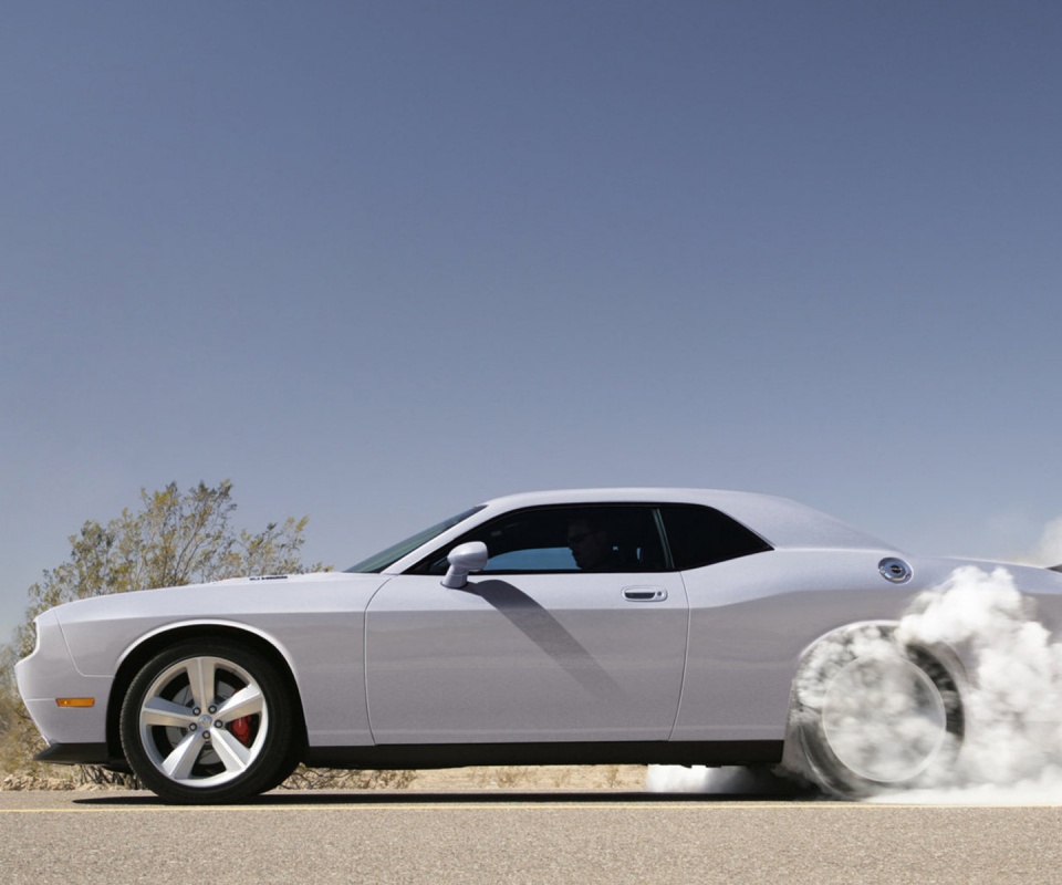 Стартующий Форд Мустанг обои