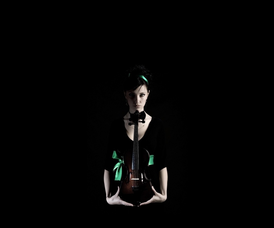 Скрипичная девушка обои