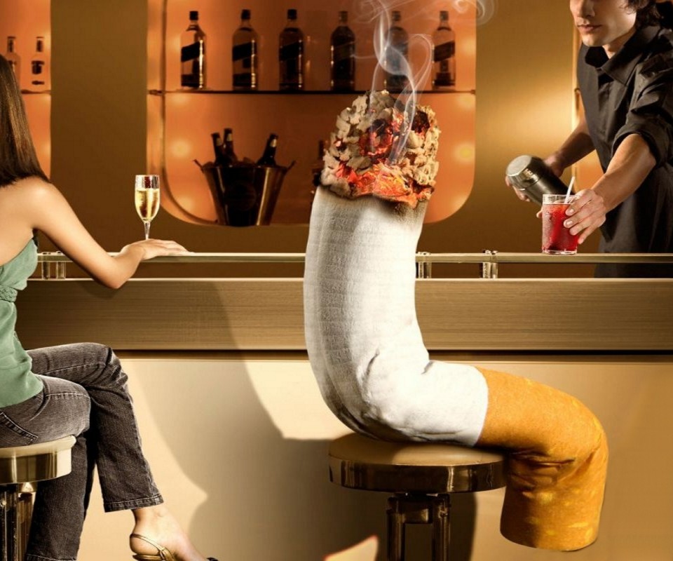 Сигарета в баре обои