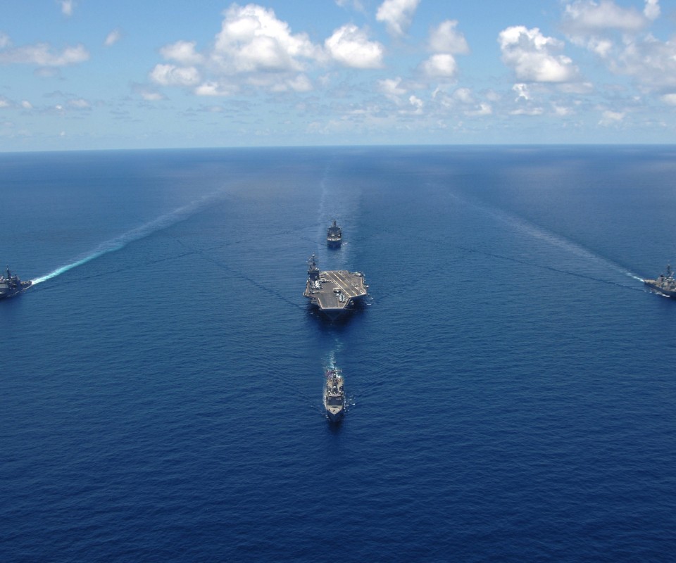 Авианосец с эскортом обои