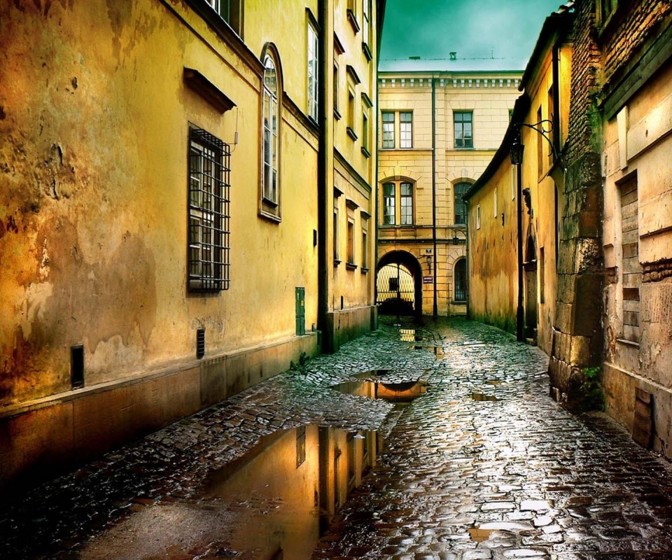 Проходной дворик обои