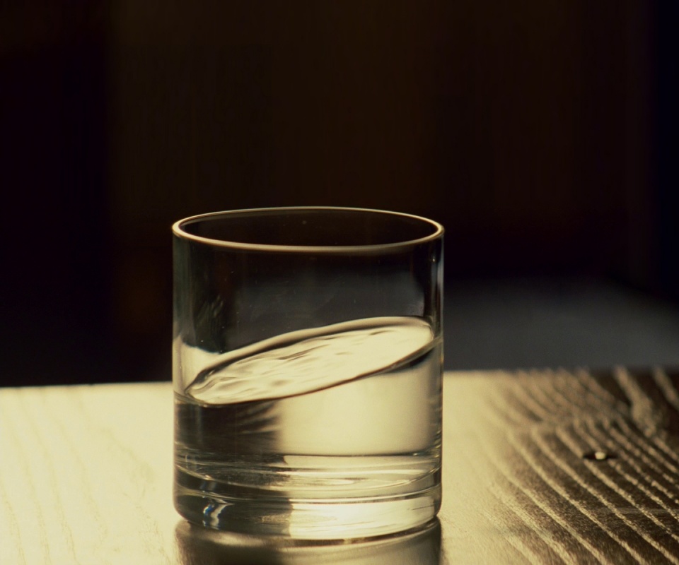 Стакан воды из Начала обои