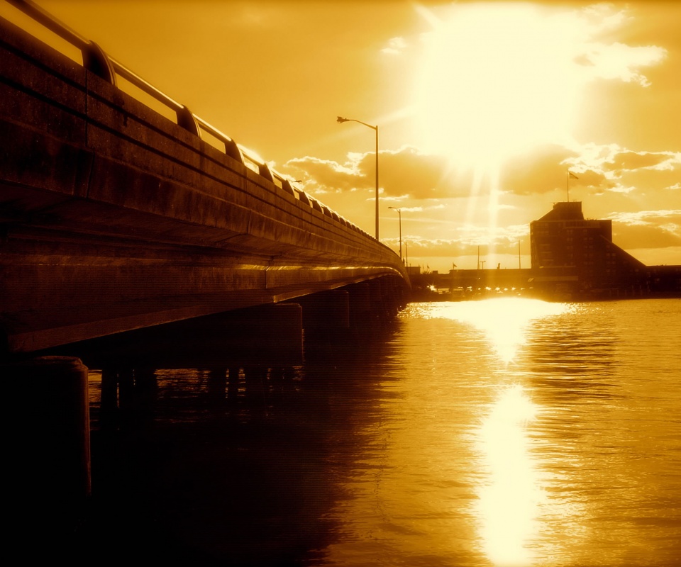 Залитый солнцем мост обои