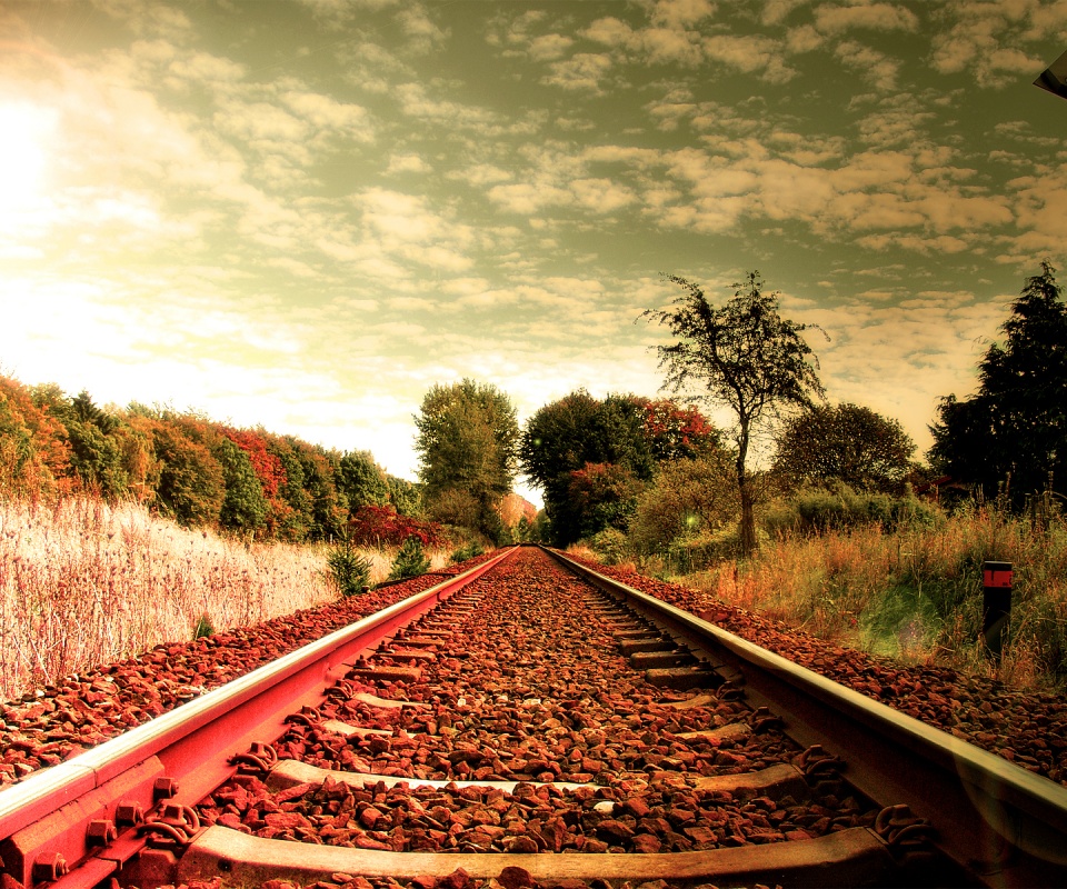 Уходящие в даль рельсы обои