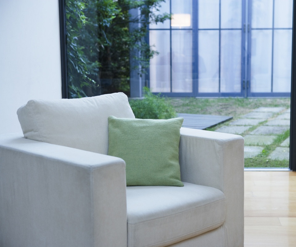 Кресло на даче обои