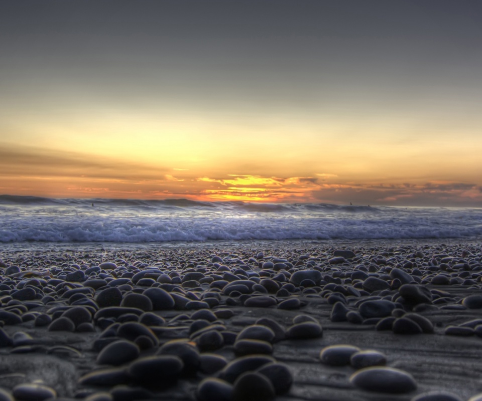 Каменистый пляж обои