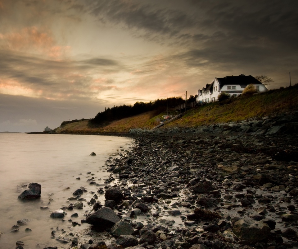 Дом у озера обои