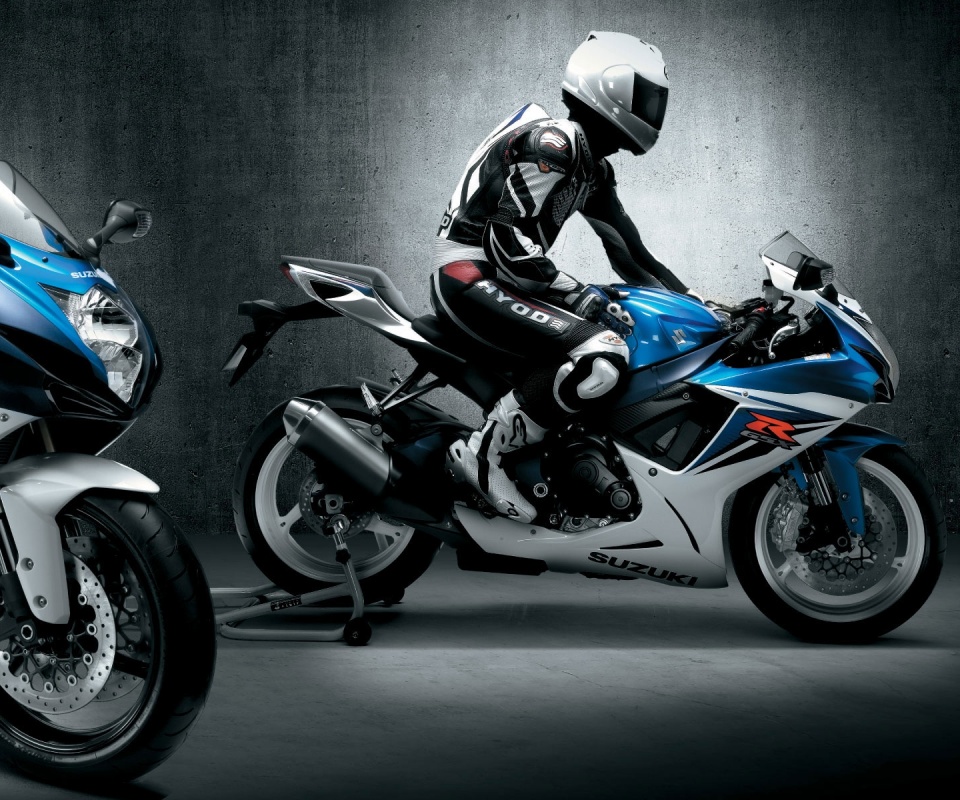 Suzuki и мотоциклист обои