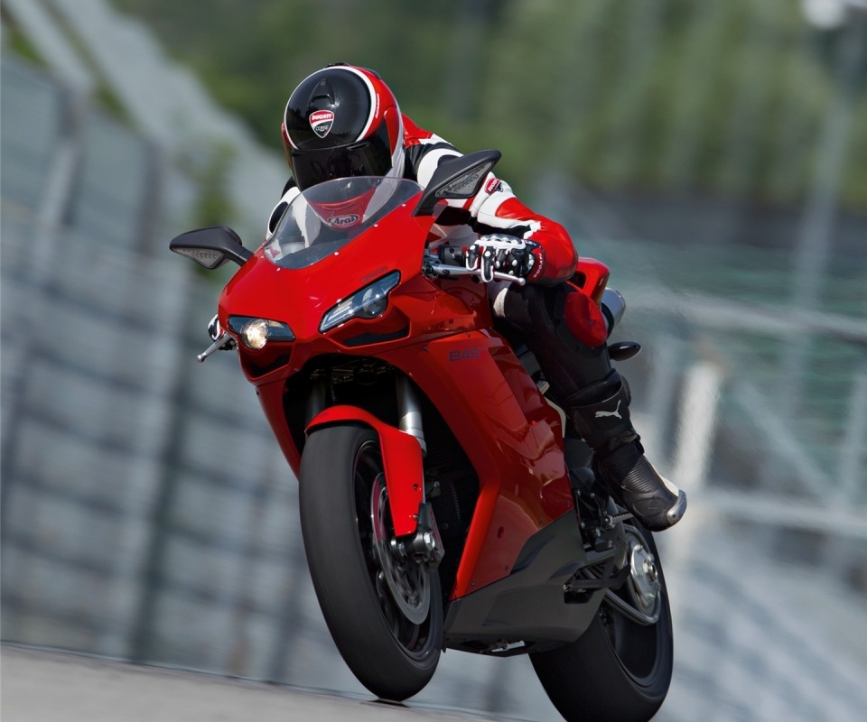 Мотоциклист на Дукати 848 обои