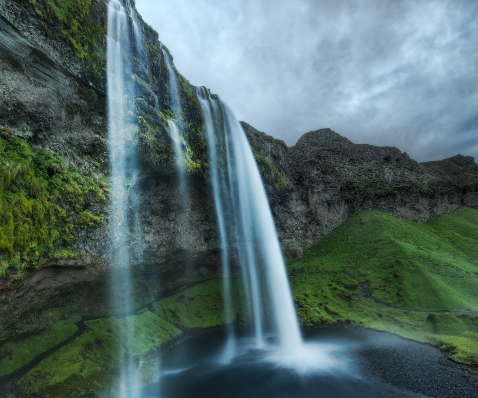 Нарисованный водопад обои