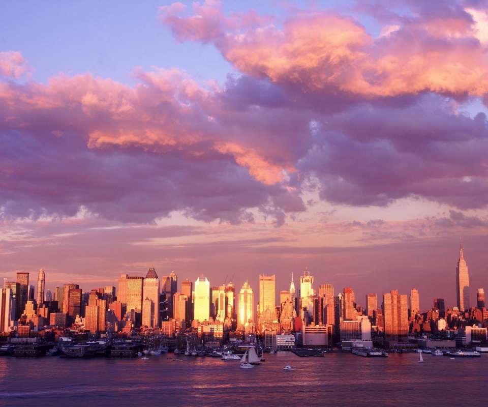 Панорама города на закате обои