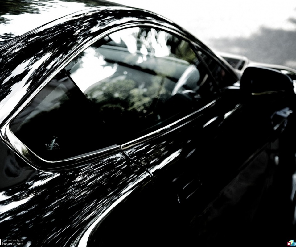 Астон-мартин боковое стекло обои