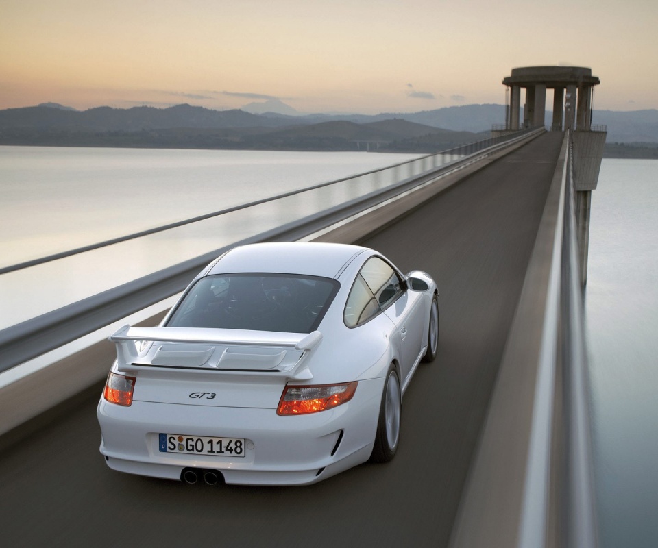 Порше на дамбе обои