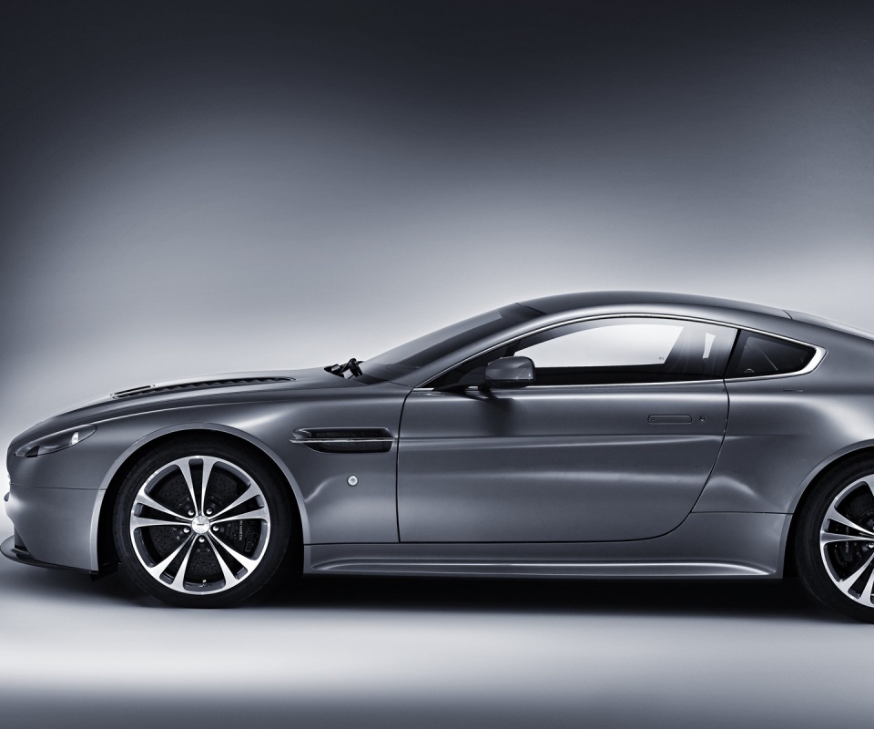 Астон Мартин обои