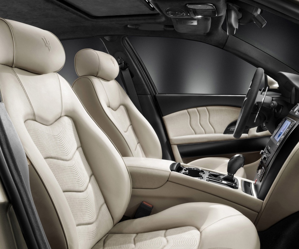 Салон Мазерати Quattroporte обои