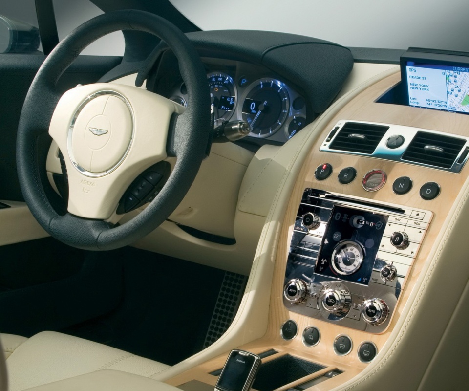 Салон Астон Мартина обои