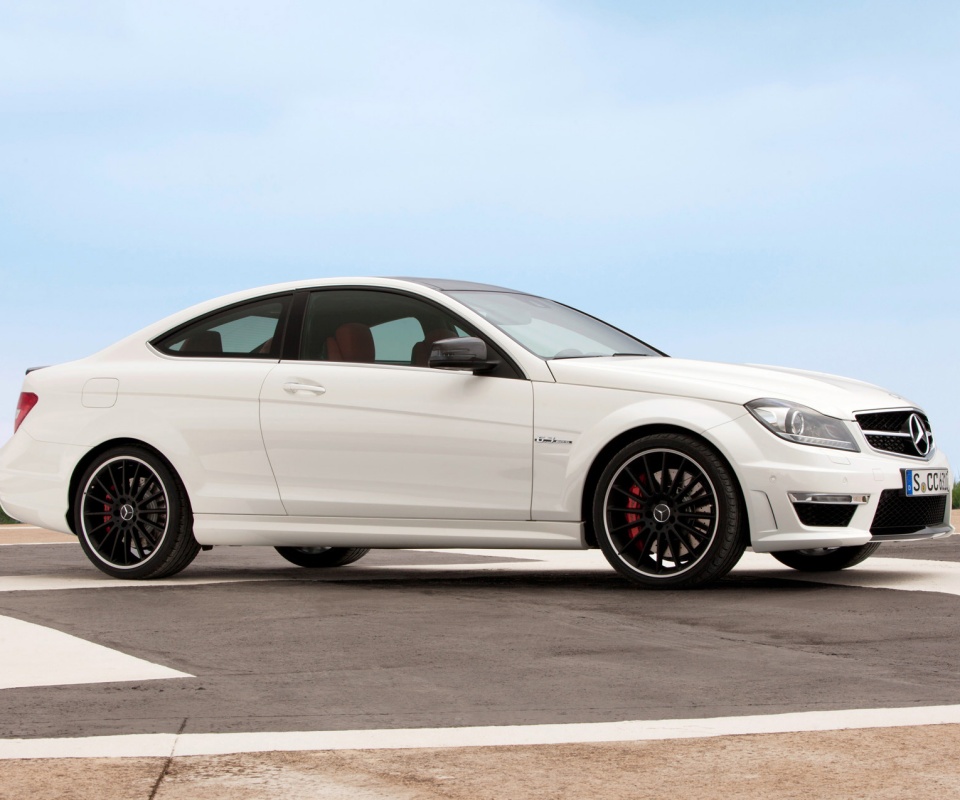 Mecedes C63 обои