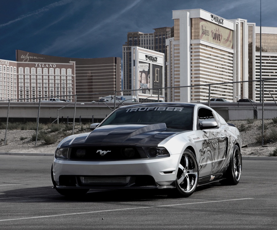 Тюнингованный Форд Мустанг обои