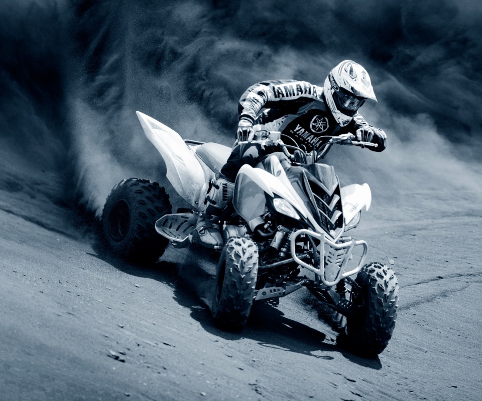 Спортсмен на квадроцикле обои