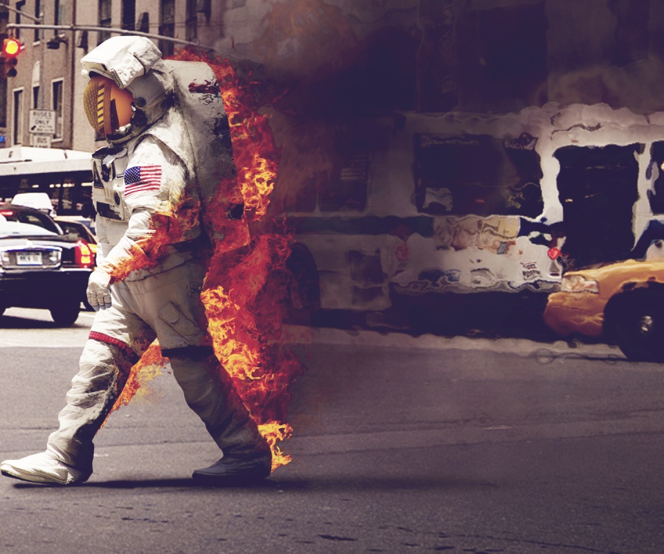 Астронавт в огне обои